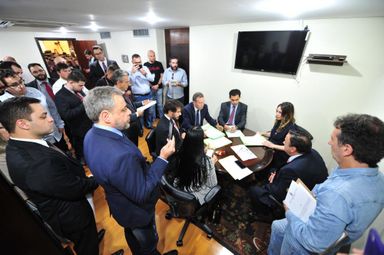 Comissões de Educação e de Obras Públicas aprovam novos projetos de lei