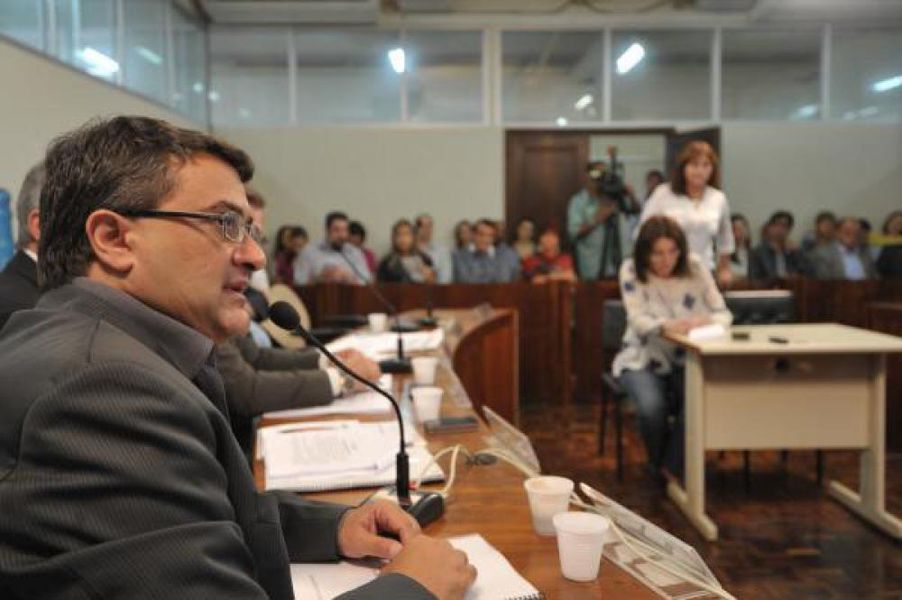 Comissão de Saúde recebe o secretário estadual de saúde, Michele Caputo Neto, para a apresentação de relatório de gestão.