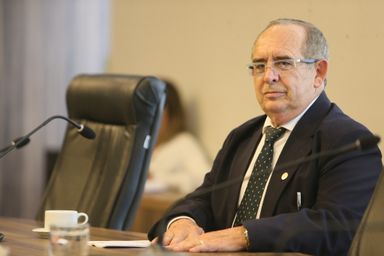 CCJ aprova proposta de alienação de armas a policiais inativos