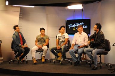 Paranhos, deputado que já foi boia-fria, é atração no programa "Política e Viola" deste sábado (2)