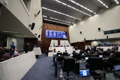Projeto que prevê aumento real no Salário Mínimo Regional é aprovado em 2º turno