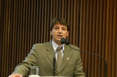Projetos disciplinam tempo de espera em filas de supermercados, bares e restaurantes