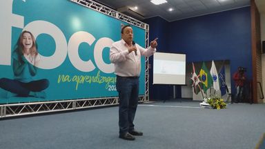 “Sem os diretores, nenhum dos avanços que conquistamos na Educação seria possível”, afirma líder do Governo na Assembleia