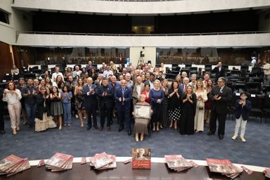 Assembleia Legislativa homenageia fundadora do Grupo Rafain
