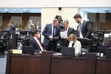 Deputados da Oposição revelam quanto cada município do Paraná vai deixar de receber com a renúncia fiscal