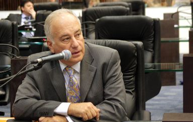 Projeto que limita o volume de som em veículos é aprovado em redação final
