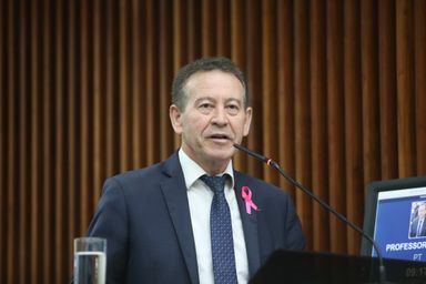 Deputado cobra valorização dos educadores do Estado e afirma que educação pública de qualidade é uma decisão política