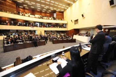 Projeto que prevê construção de novas hidrelétricas passa em primeiro turno, recebe emenda e retorna à CCJ