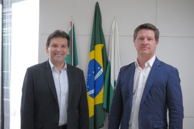 Deputado Paulo Gomes (PP) debate a Consolidação das Leis do Consumidor Paranaense com o Secretário de Justiça e Cidadania