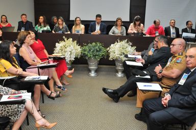 Seminário em Londrina aborda violência contra a criança e destaca a prevenção como melhor saída