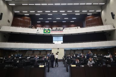 Projeto que veda a obrigatoriedade do passaporte da vacina avança na Assembleia