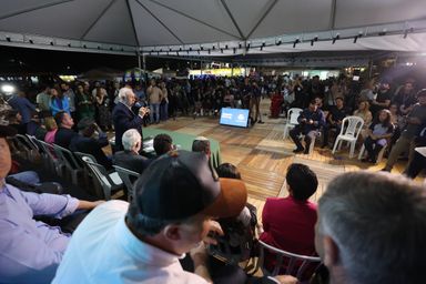 Assembleia recebe reivindicações da população de Fazenda Rio Grande durante Sessão Especial