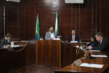 Frente Parlamentar pela Defesa do Ensino Superior cobra diálogo entre governo e comunidade acadêmica