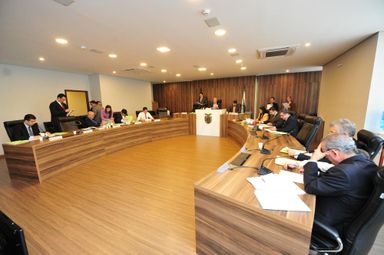 CCJ aprova projeto que amplia transparência em transferências de recursos públicos
