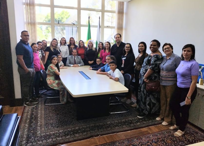 micheletto visita escola