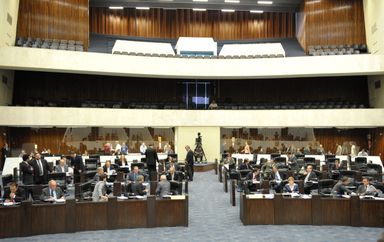Assembleia aprova projetos que definem novas regras para o setor alimentício