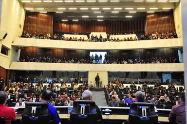 Mais de 600 estudantes participam do 1º Concurso de Redação para o Enem no Plenário da Assembleia Legislativa