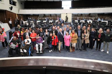 Exposição e Grande Expediente marcam a Semana Nacional da Pessoa com Deficiência Intelectual e Múltipla na Assembleia