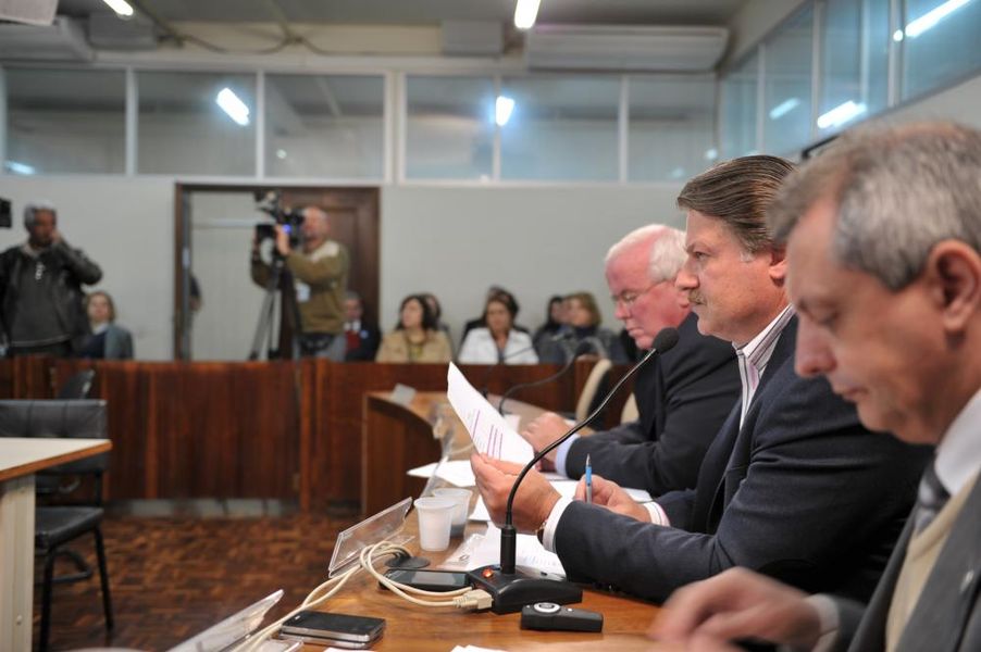 Governo presta contas sobre metas fiscais e gestão da Saúde nesta segunda-feira (30).