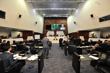 Projeto que obriga instituições financeiras a prevenir clientes quanto a fraudes é aprovado em primeira votação