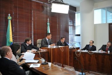 CPI dos Planos de Saúde ouve dirigentes da Associação Médica do Paraná