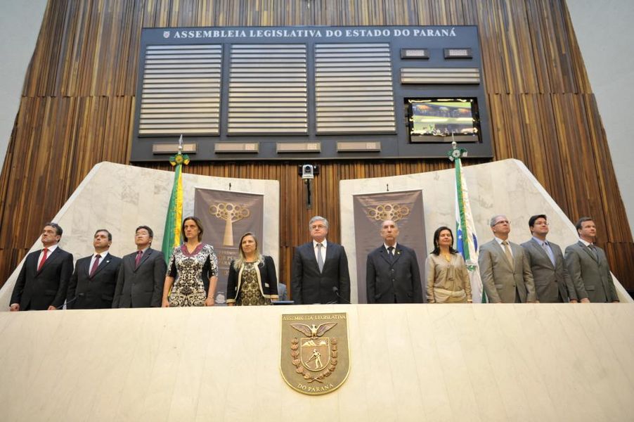 Composição da mesa durante o Premio Gestor Público Pr - Sindafep