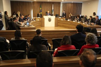 CCJ inicia análise da proposta que prevê reajuste salarial dos professores