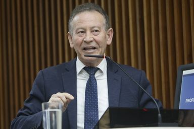 Professor Lemos (PT) destaca aprovação de projeto que amplia segurança de crianças em quadras esportivas no Paraná