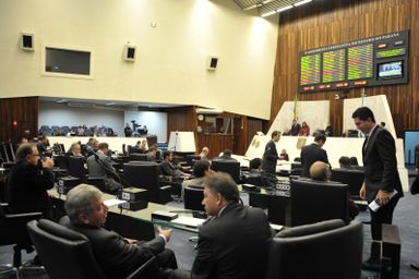Assembleia aprova projeto permitindo comércio de artigos de conveniência em farmácias
