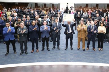 Assembleia Legislativa entrega título de Cidadão Benemérito do Paraná ao Coronel Hudson Leôncio Teixeira