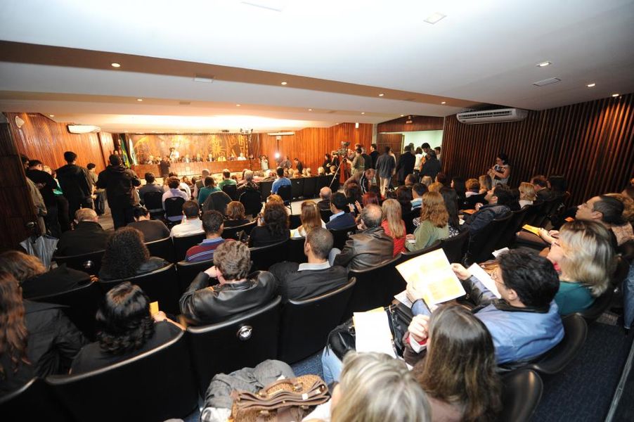 Plenarinho lotado