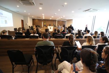 Prevenção e diagnóstico do câncer bucal foi tema de palestra promovida pela Escola do Legislativo