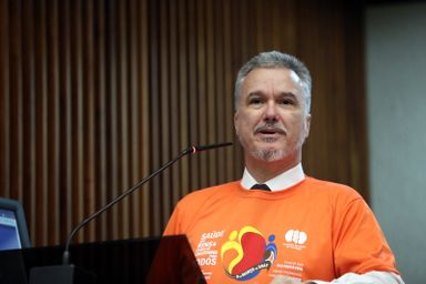Por proposição da deputada Márcia Huçulak (PSD), médico fala sobre importância de diagnóstico precoce da doença renal