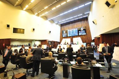 Projetos nas áreas de segurança, saúde e atendimento individualizado a idosos são aprovados na Alep