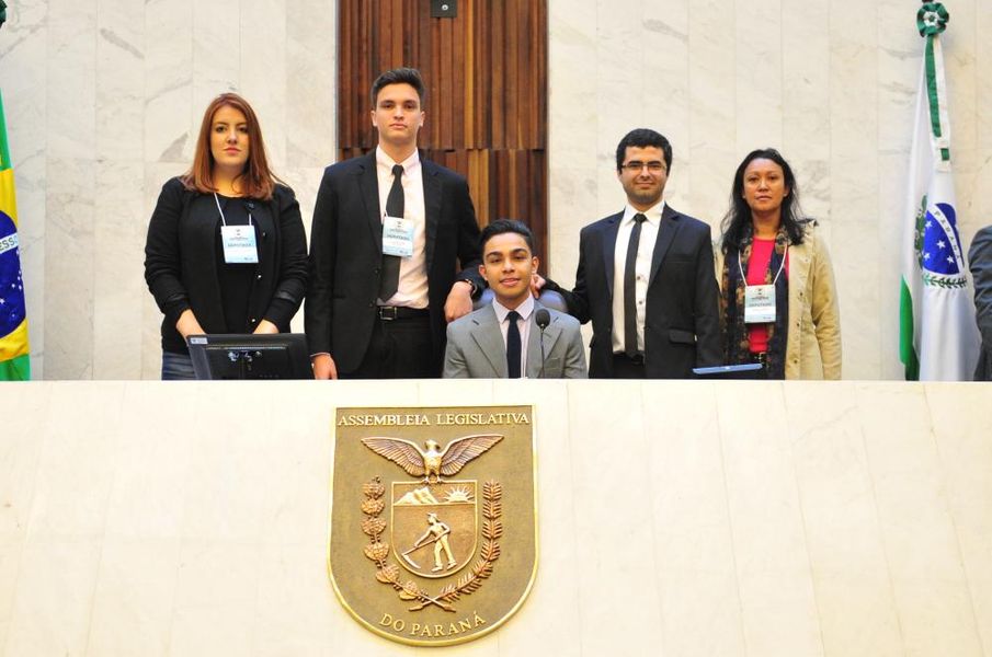 Mesa executiva - Universitários