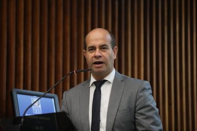 Evandro Araújo propõe a criação de Frente Parlamentar para discutir impactos da Reforma Tributária ao Paraná