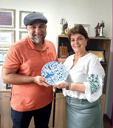 Assembleia Legislativa do Paraná recebe exposição do artista plástico Toto Lopes
