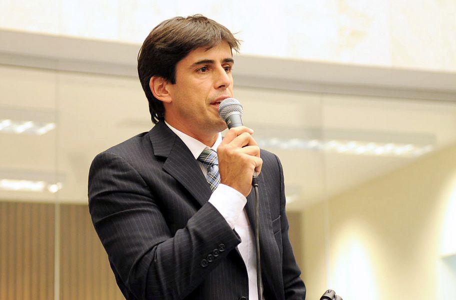 André Bueno