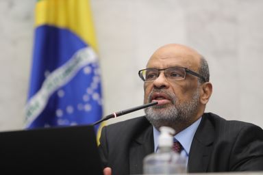 Estado mantém contas equilibradas, diz secretário da Fazenda