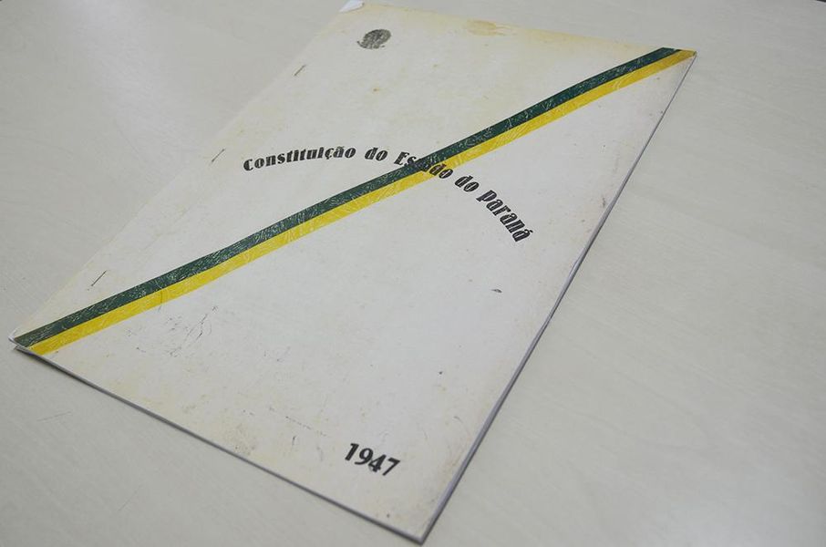 Foto da Constituição de 47