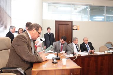CCJ aprova projeto que pretende regularizar quadro de pessoal do Judiciário