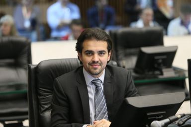CCJ aprova projeto que visa humanizar comércio de animais de estimação