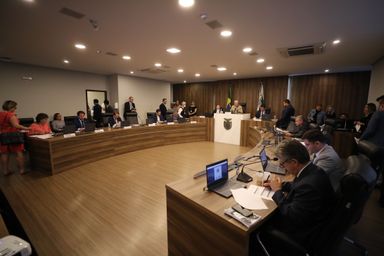 Pedidos de vista na CCJ adiam discussão de pacote de propostas do Poder Executivo