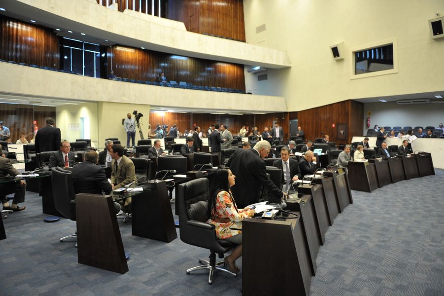 Visão geral da sessão plenária desta terça-feira (30).