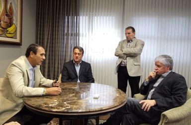 Ex-governador do Tocantins visita a Assembleia