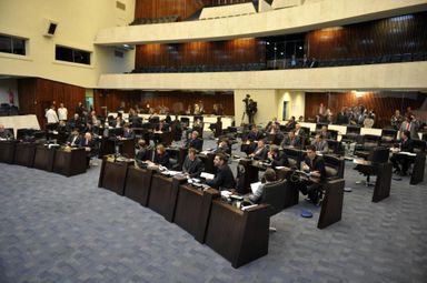 Projeto que garante tratamento diferenciado a micro e pequenas empresas passa em segunda discussão