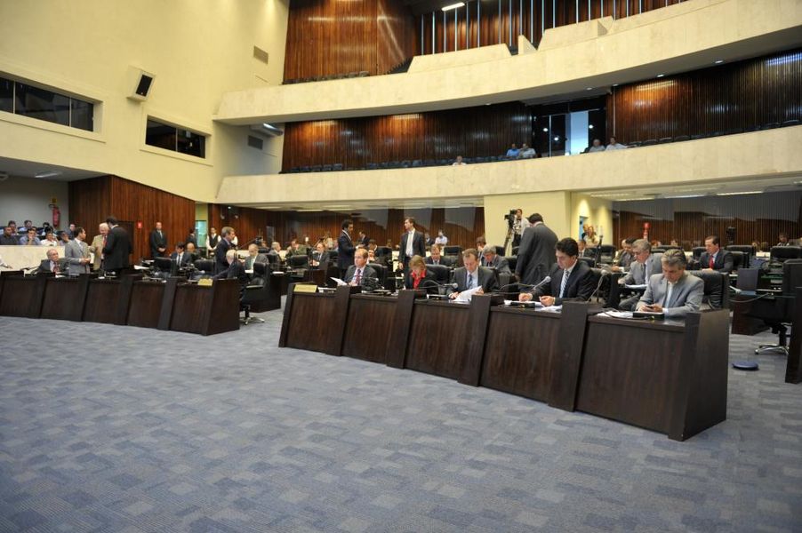 Visão geral do plenário durante a sessão desta quarta-feira (26).