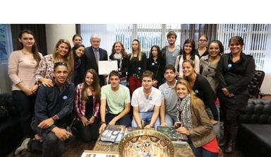 Acadêmicos da Universidade Positivo visitam a Assembleia