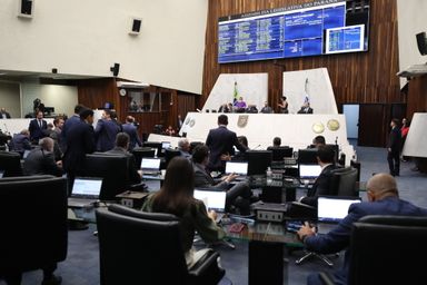 Deputados aprovam projeto que prevê aumento real no Salário Mínimo Regional
