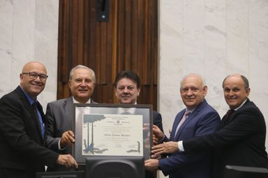 Neivo Beraldin é o novo Cidadão Honorário do Paraná